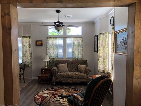 3rd image of 32 Beachfront Ln