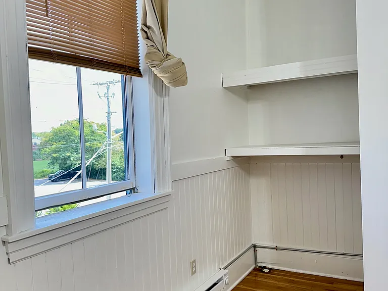 18 E Main St #4 — Photo 2
