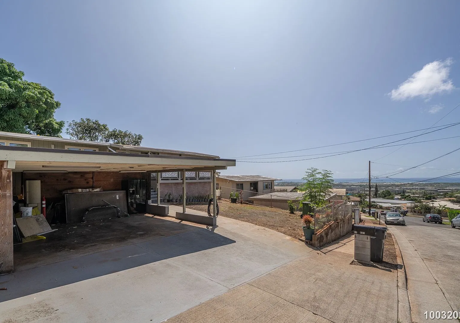 Bright and Updated 4BR/2BA Single Family Home in Makakilo (Kapolei) — Photo 2