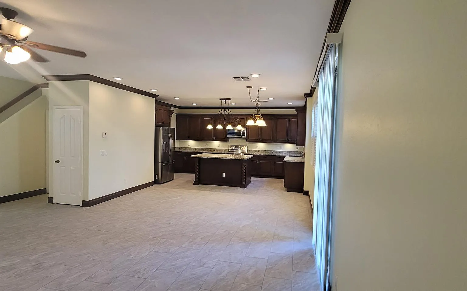 4 bed, 2.5 bath, 2700 sqft, $3,799 — Photo 4