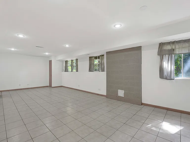 2164 Seaver Ln — Photo 28