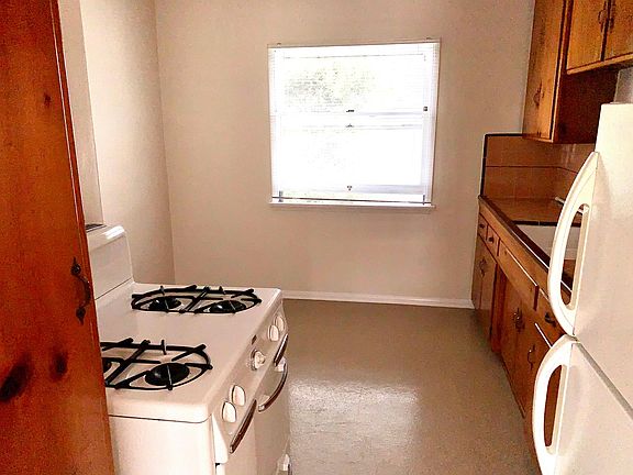 5th image of 7075 W Manchester Ave #7075
