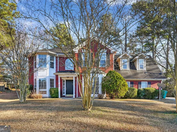 2046 Lown Farm Trl, Lithonia, GA 30058