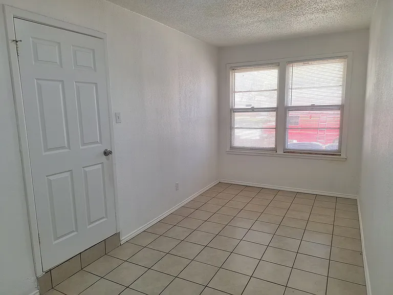 5912 Maceo Ln — Photo 18