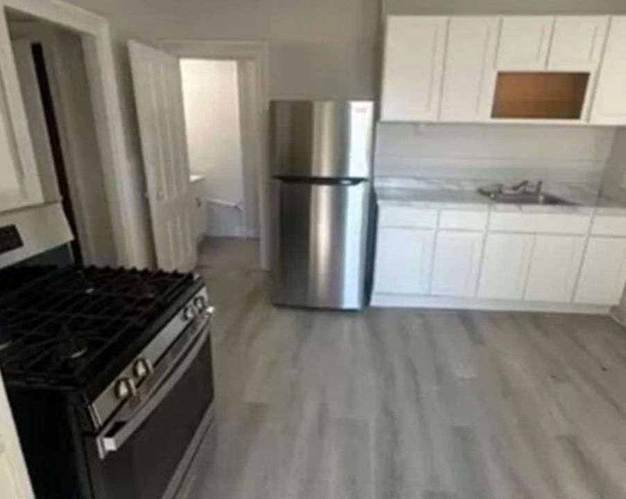 2nd image of 639-651 Barnum Ave #1L