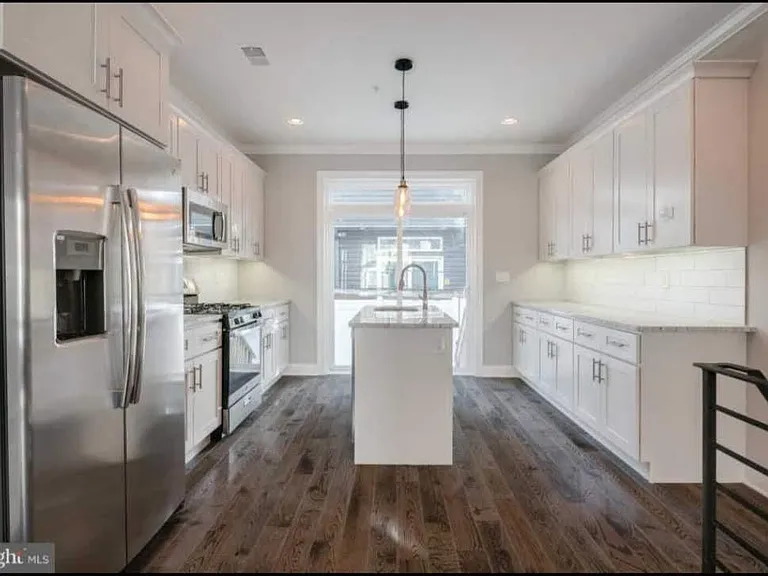 1529 S Lambert St — Photo 4