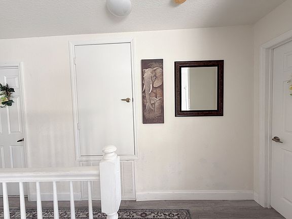 3rd image of 329 Windsor Pl