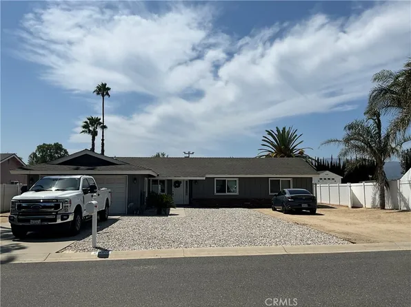 2090 Paddock Ln, Norco, CA 92860