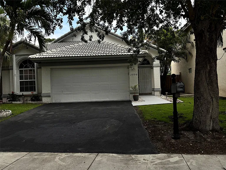 2990 NW 68th Ave — Photo 6