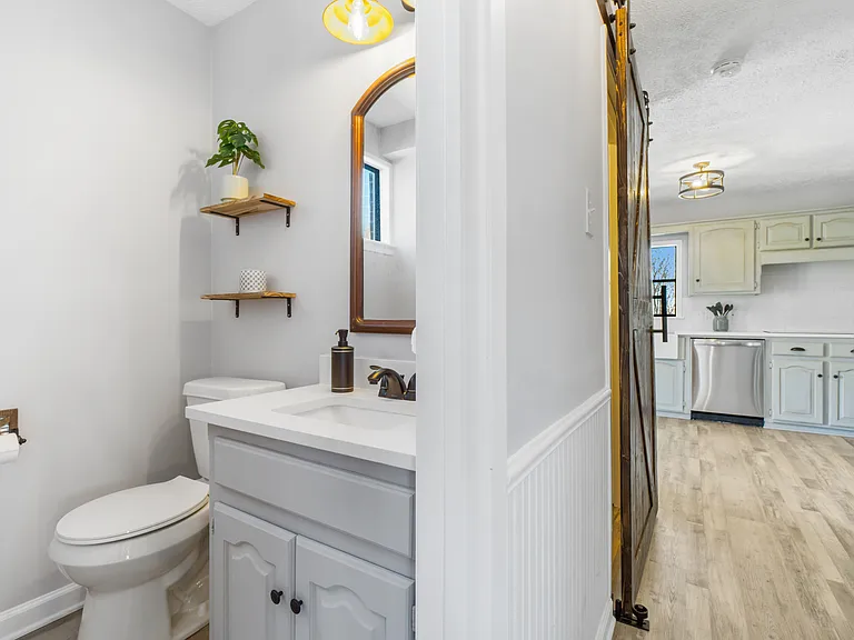 1353 Friendship Rd — Photo 12