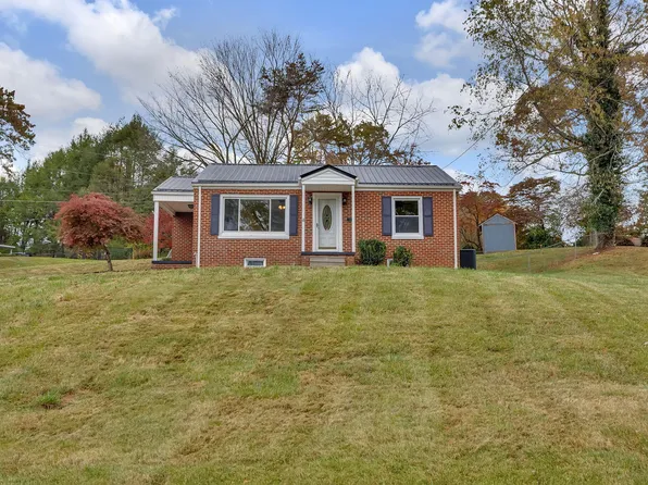 135 Shenandoah Dr, Johnson City, TN 37601