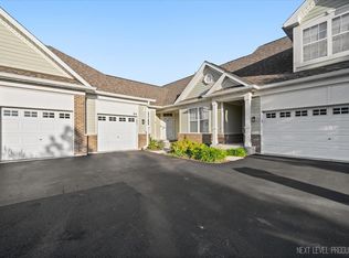 814 Cambridge Dr, Batavia, IL 60510