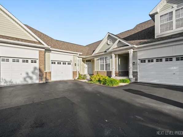 814 Cambridge Dr, Batavia, IL 60510