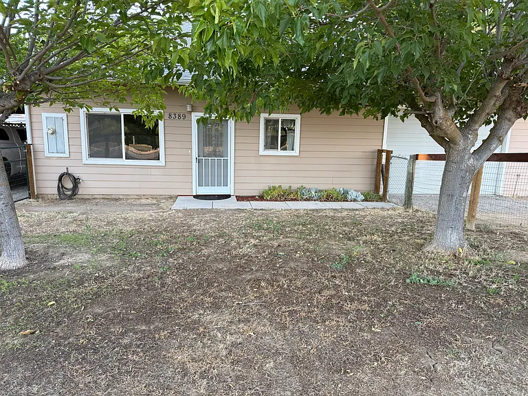 8389 Plane View Pl — Photo 2
