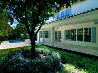 355 NE 3rd Ct, Boca Raton, FL 33432