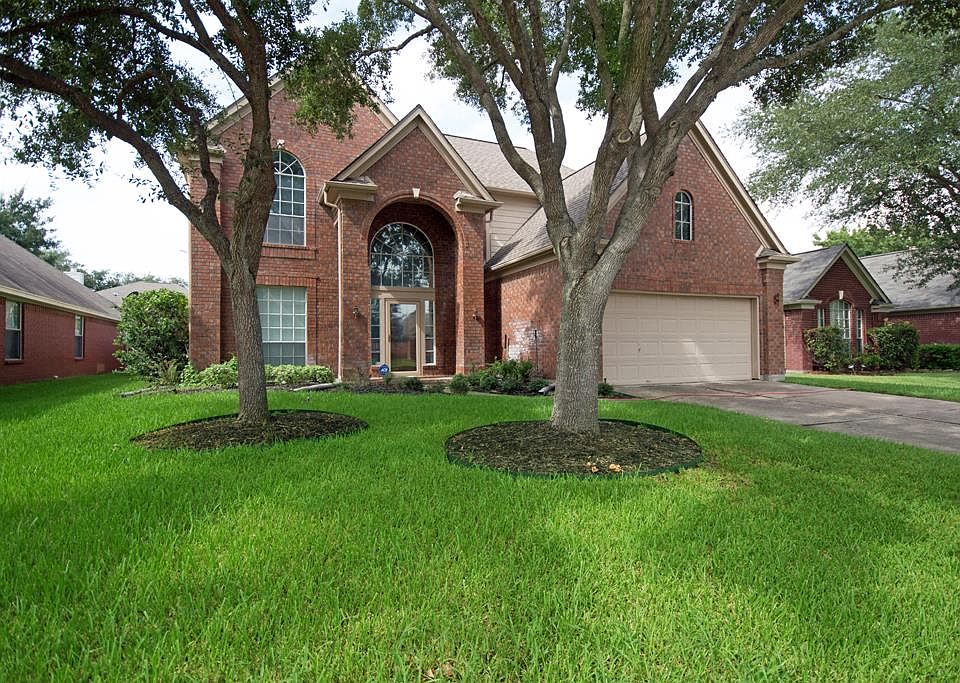 1st image of 17918 Scenic Oaks Dr