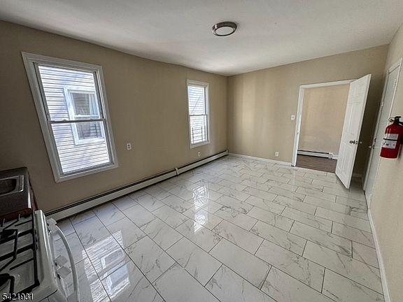 3rd image of 88-90 N 6Th St