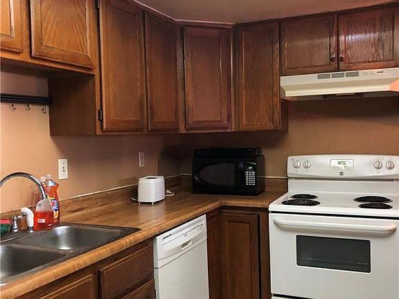 5th image of 3751 Shirebrook Dr APT 141