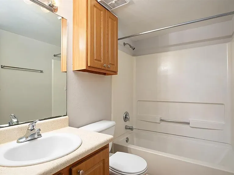637 Buoy Ln #201 — Photo 19