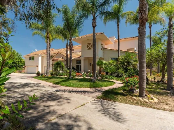 10237 High Mountain Dr, Escondido, CA 92026