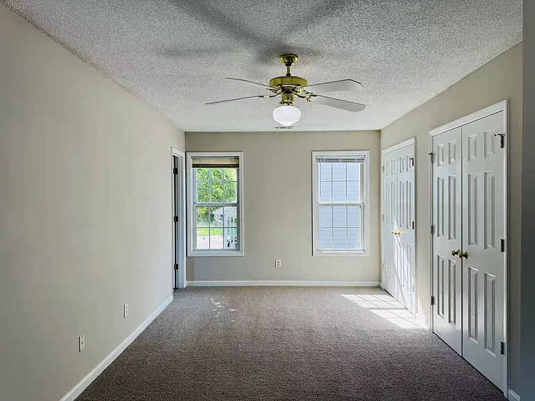 4644 Valley Stream Dr — Photo 10
