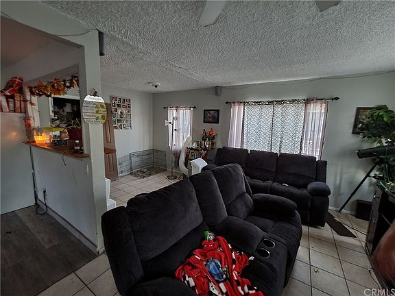 3rd image of 9723 Zamora Ave