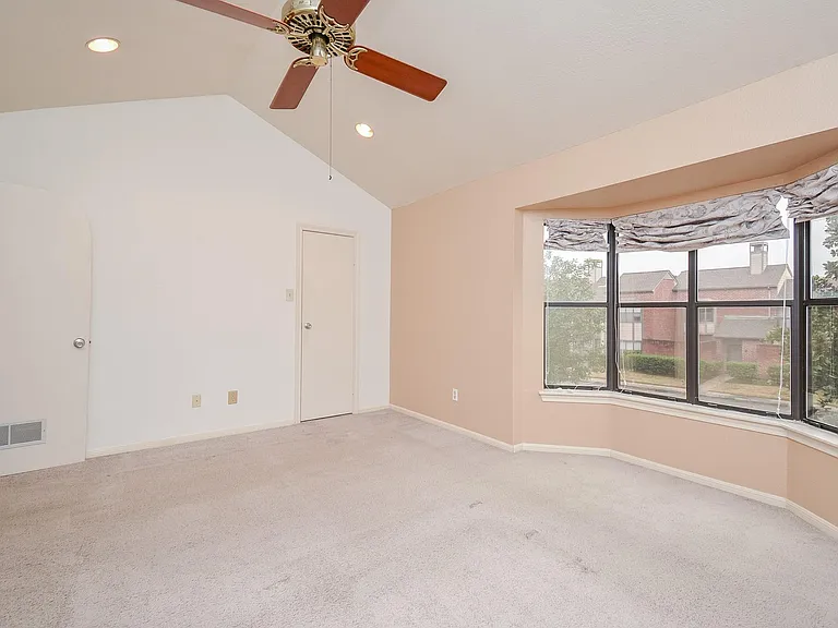 7447 Cambridge St #115 — Photo 27