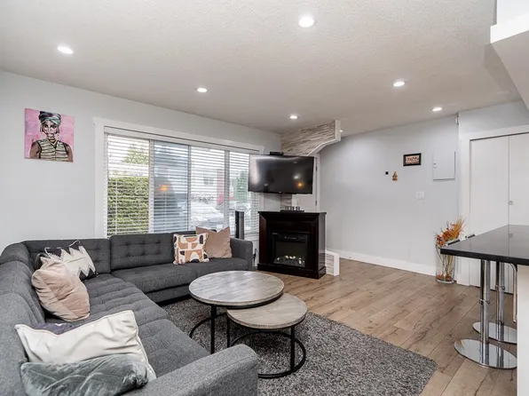 11901 89a Ave #612, Delta, BC V4C 3G8