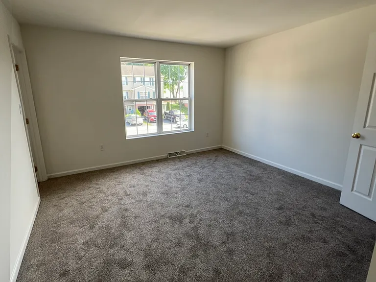 2027 Greystone Dr — Photo 6