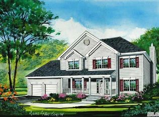 7 Old Orchard Ct, East Moriches, NY 11940