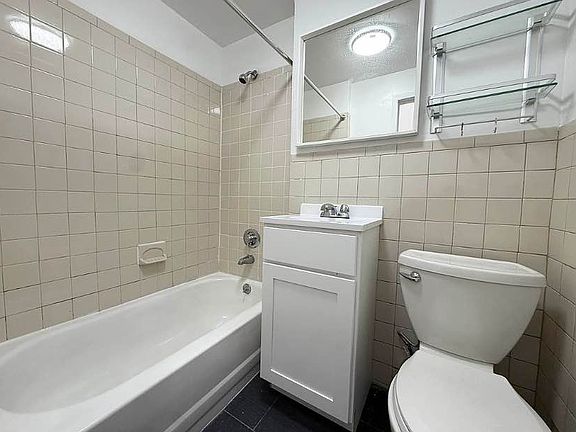 5th image of 915 Broadway #2B