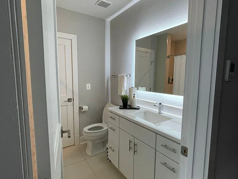 1100 S Highland St #2 — Photo 9