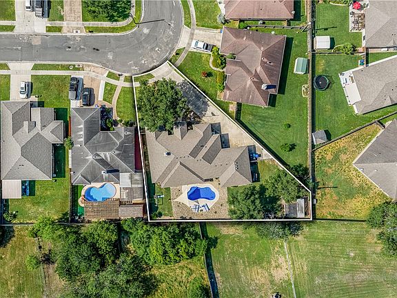 2nd image of 10201 Maple Leaf Dr