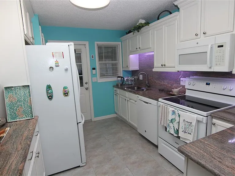 1207 Lakehouse Ct #1207 — Photo 3