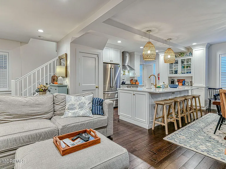 77 Asbury Ave — Photo 11