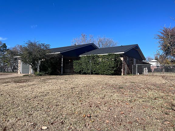 3rd image of 2701 Wyandotte Way