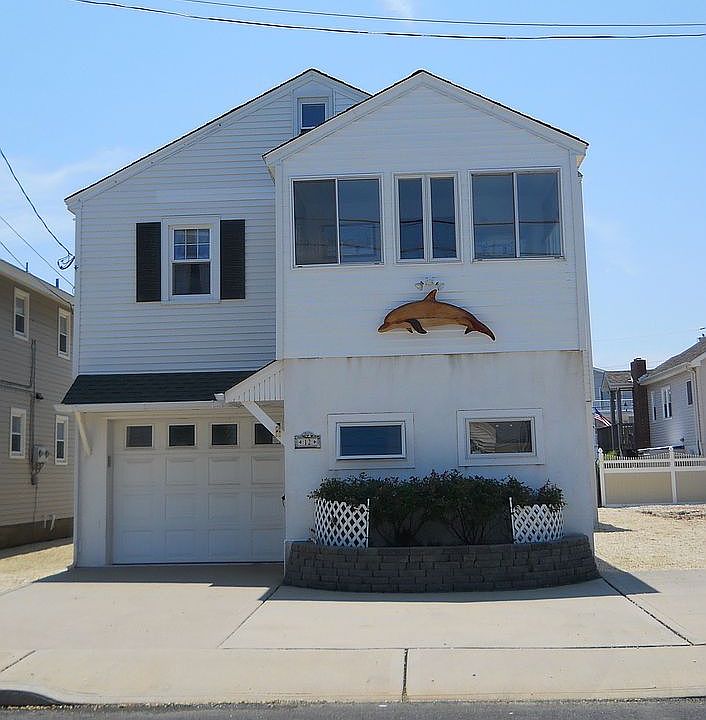 2nd image of 12 E South 32nd St