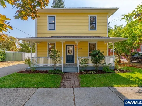 1068 SW Hayter St, Dallas, OR 97338