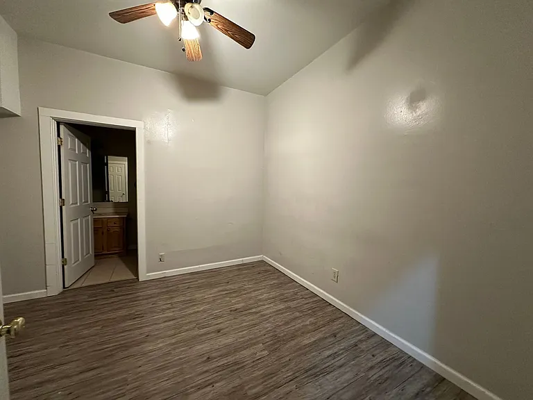 410 Avenue 1 NE — Photo 15