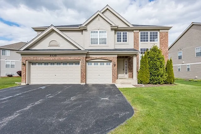3135 Newport Ln photo 1