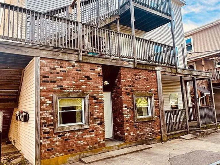 50-56 Hunters Ave — Photo 1