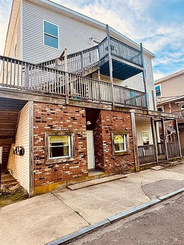 50-56 Hunters Ave Photo 1