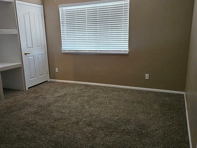 9923 Vermillion Cliffs Ave — Photo 18