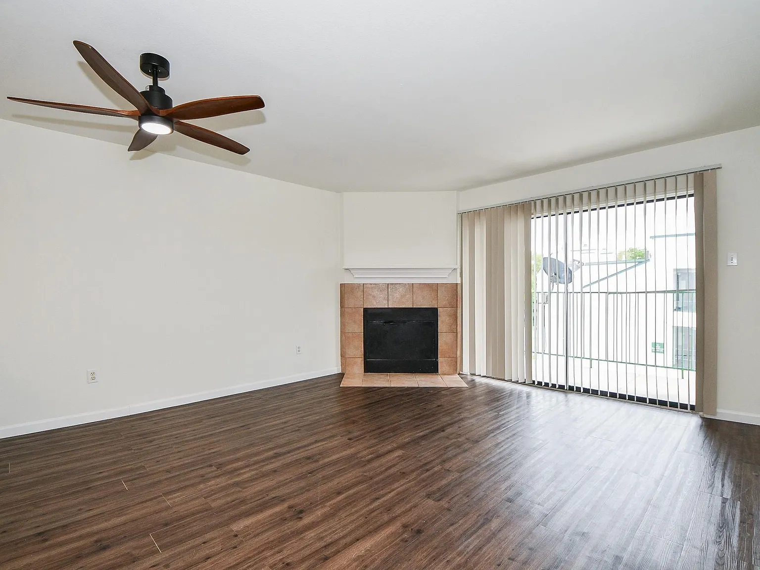 1 bed, 700 sqft, $950 — Photo 2