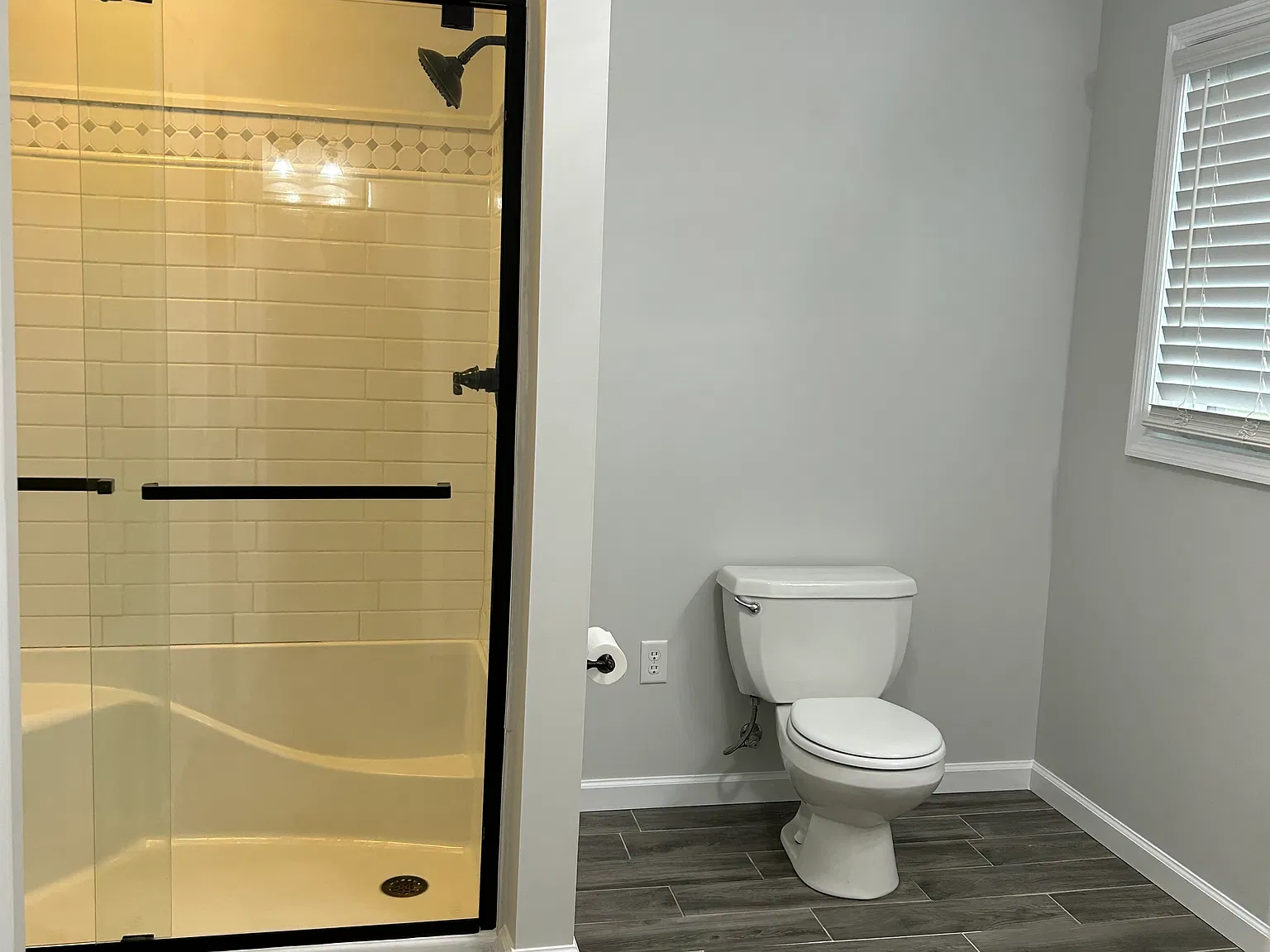 3 bed, 2.5 bath, 2800 sqft, $2,900 — Photo 3