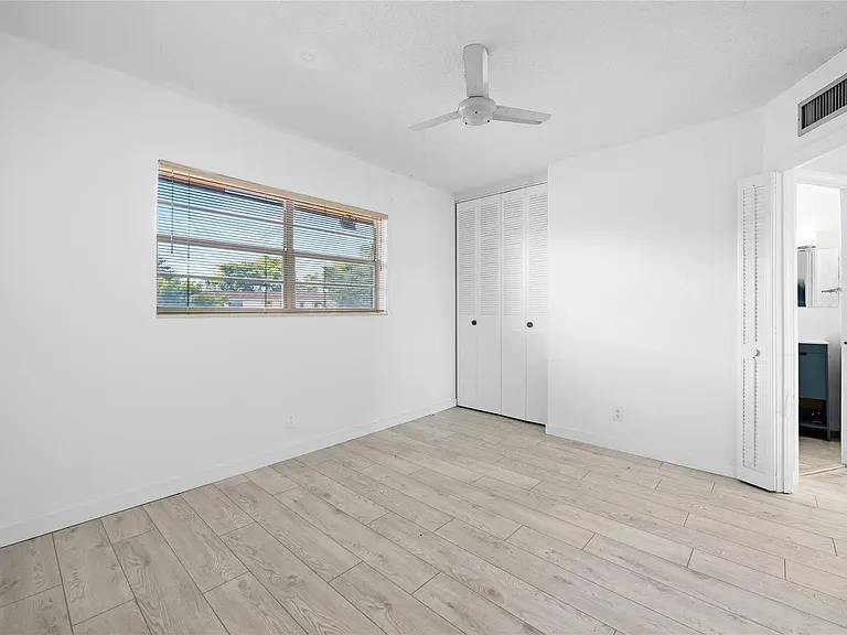 5031 W Oakland Park Blvd #309 — Photo 9