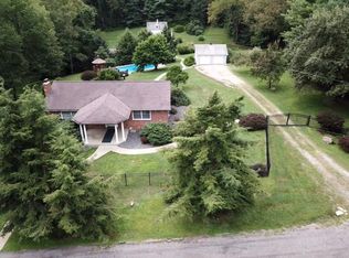 2 South Ave, Oakdale, PA 15071