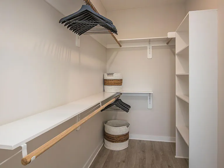 Middle Sound West Apartments — Photo 56