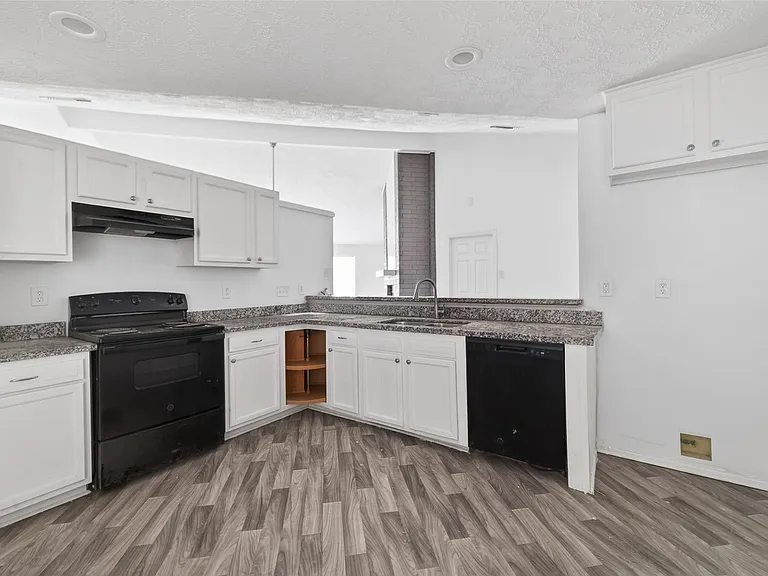 8203 Lone Quail Dr — Photo 16