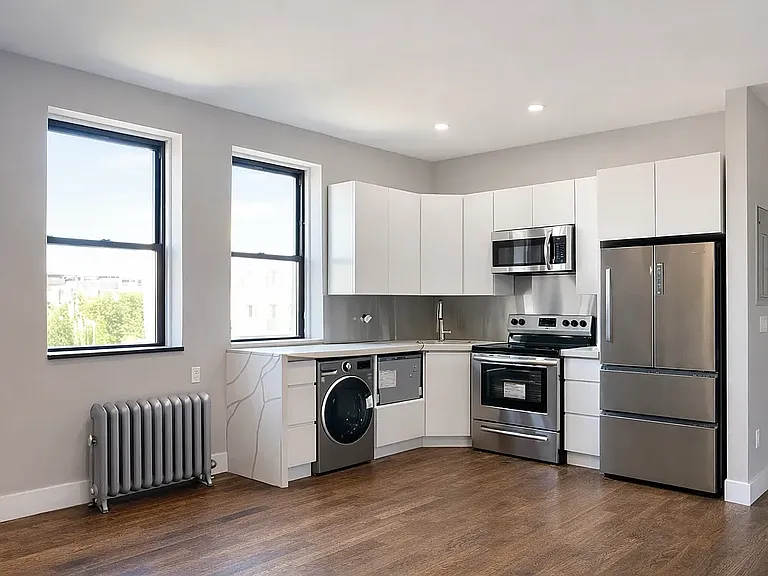 2118 2nd Ave #Penthouse 1 — Photo 1
